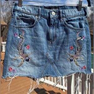 Express Denim Embroidered Bird Flower Raw Hem Mini Jean Skirt 4